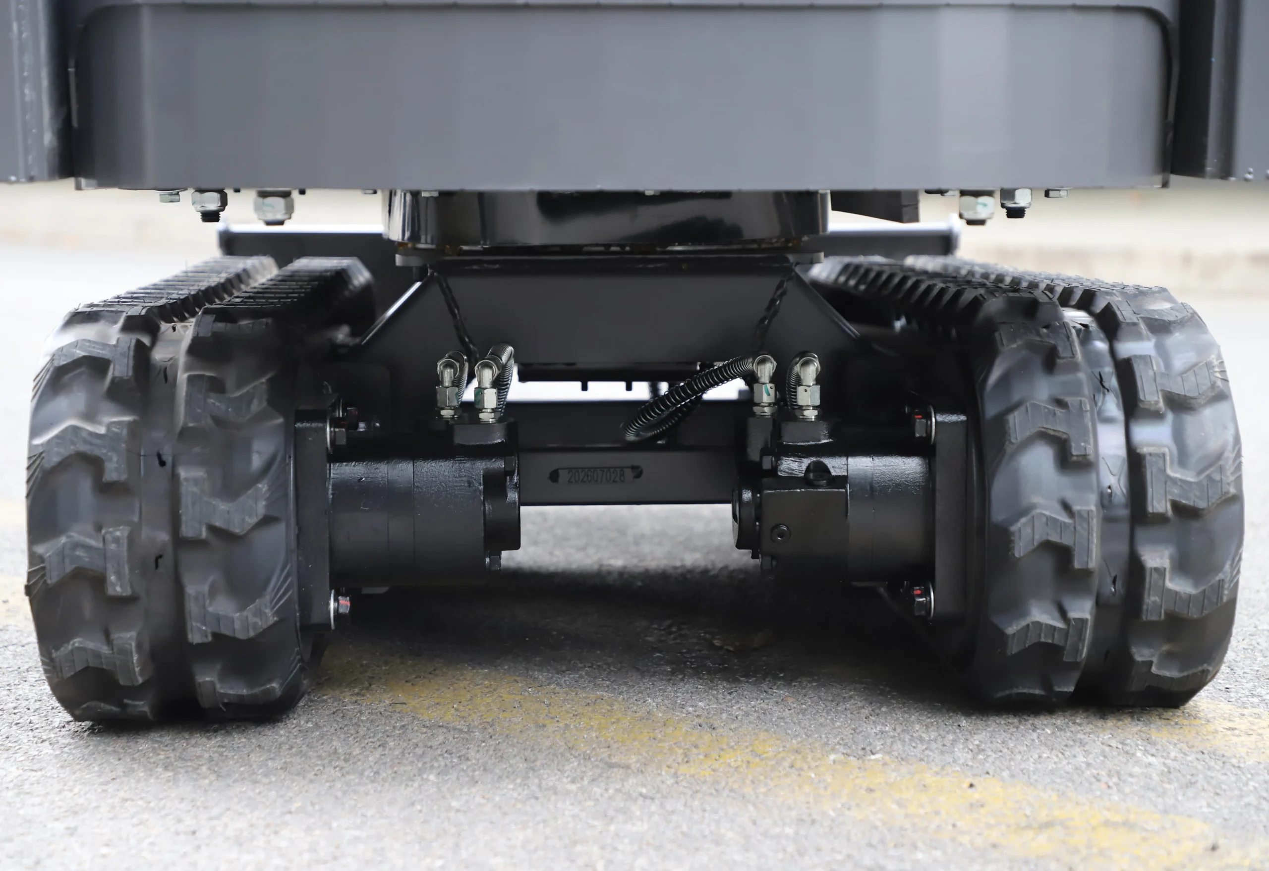 TERROR XI undercarriage and hydraulic travel system
