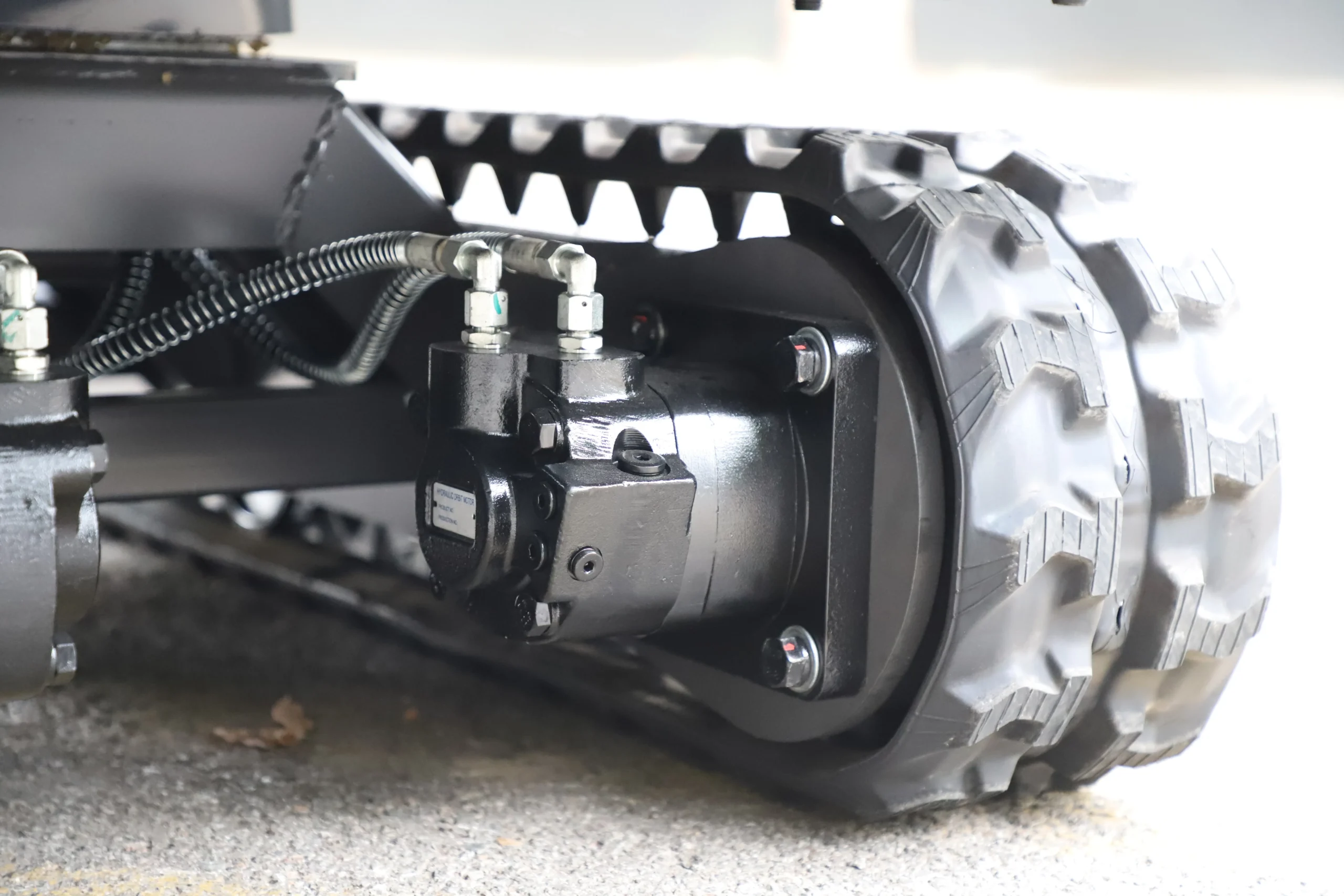 TERROR XI travel drive assembly