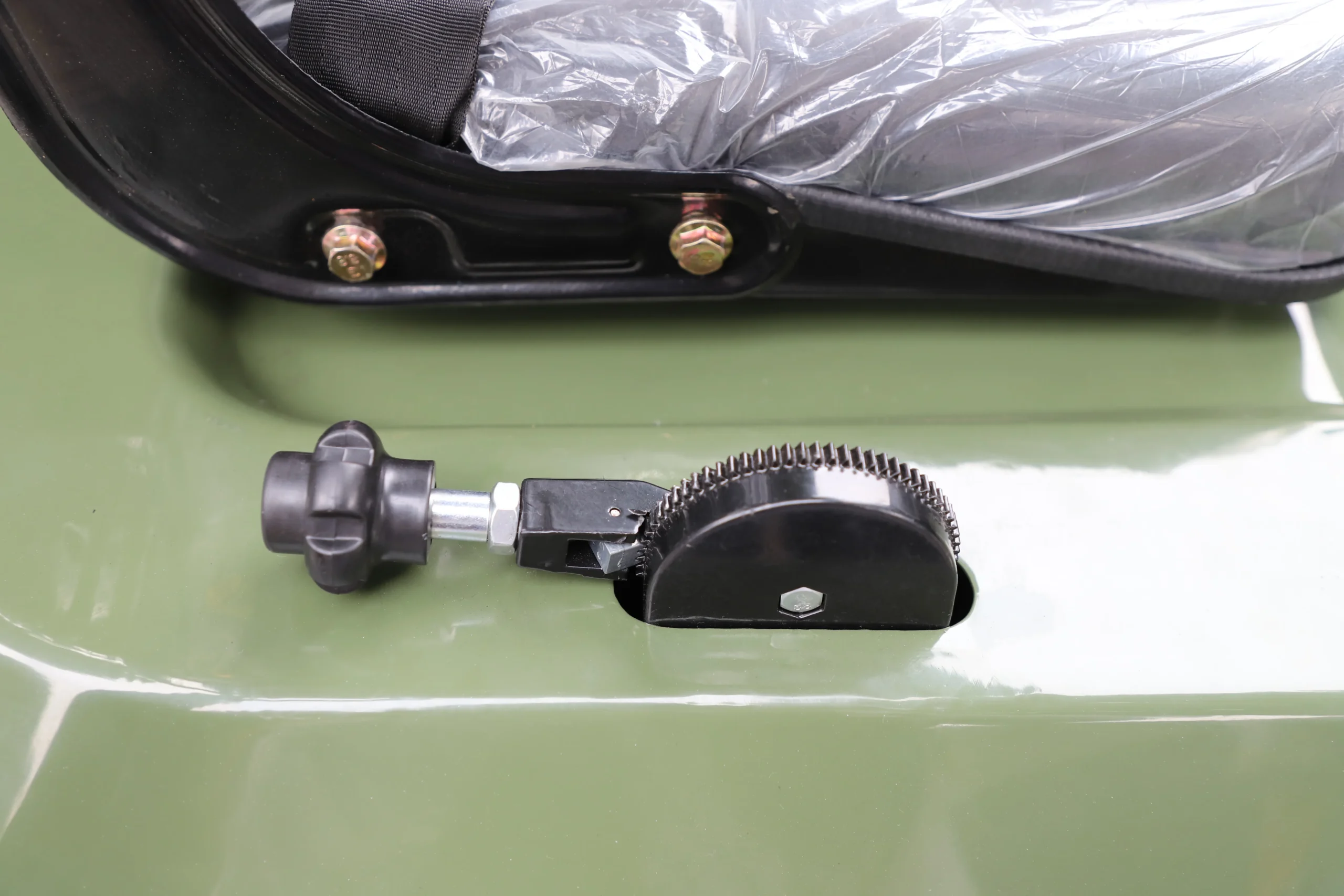 TERROR XI seat adjustment hardware